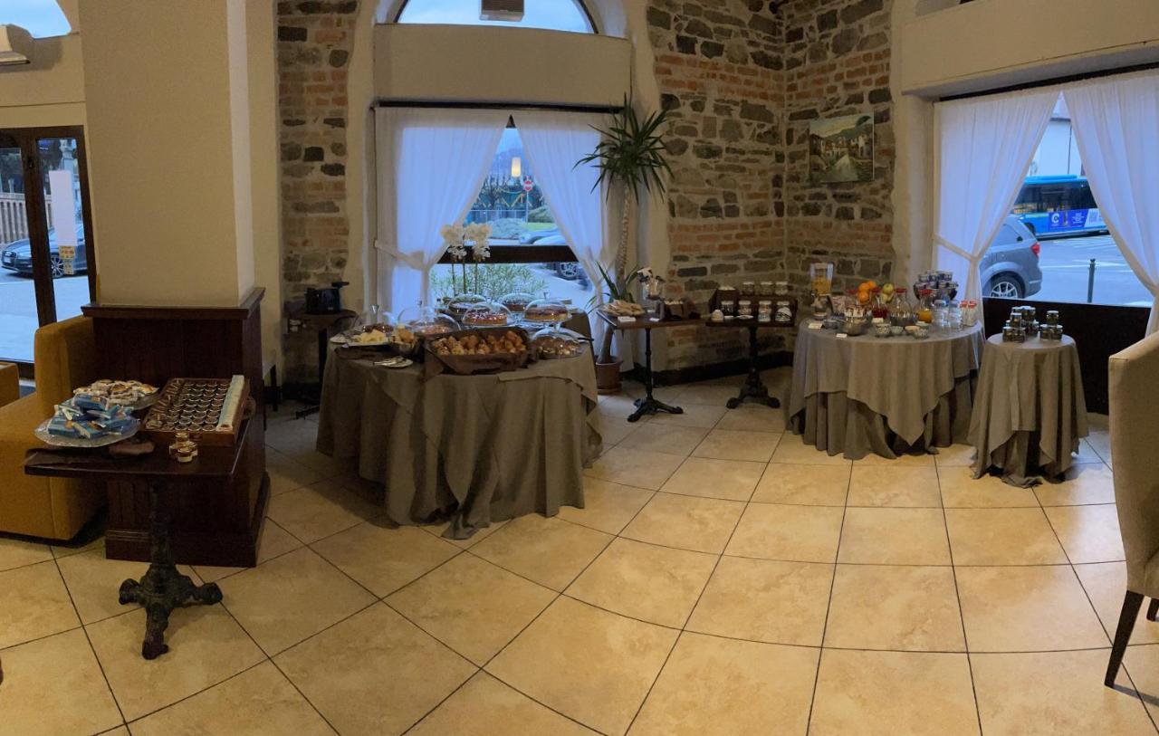 Il Vecchio Borgo Relais Hotel โกโม ภายนอก รูปภาพ