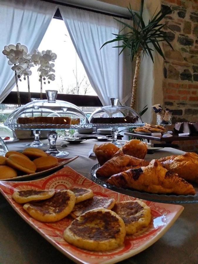 Il Vecchio Borgo Relais Hotel โกโม ภายนอก รูปภาพ