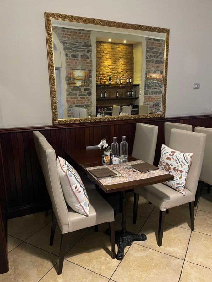 Il Vecchio Borgo Relais Hotel โกโม ภายนอก รูปภาพ