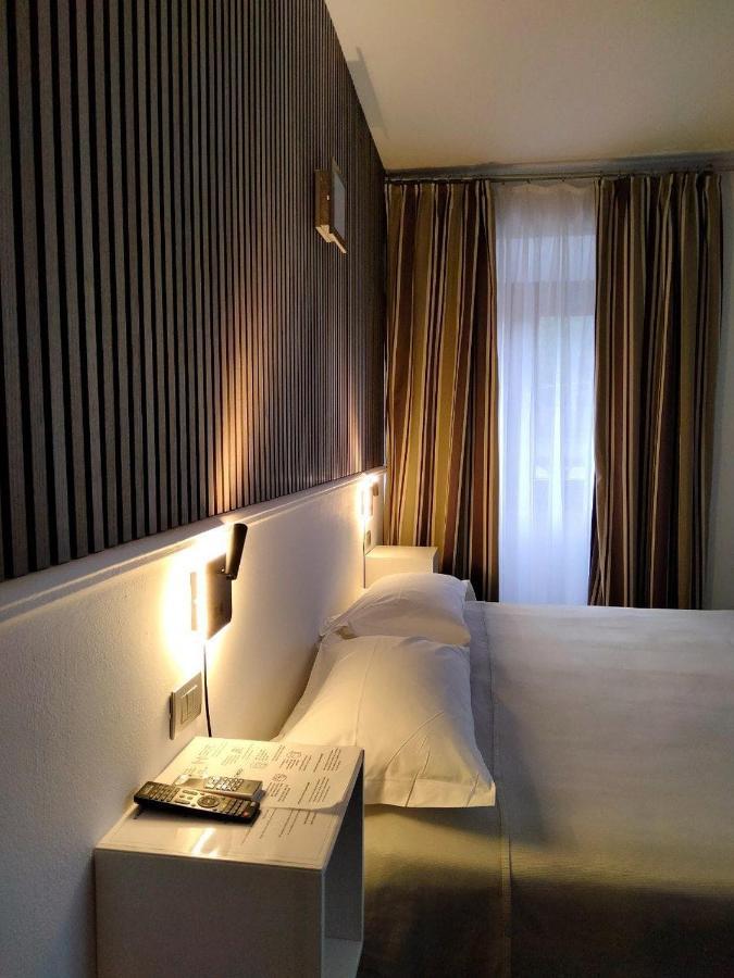 Il Vecchio Borgo Relais Hotel โกโม ภายนอก รูปภาพ