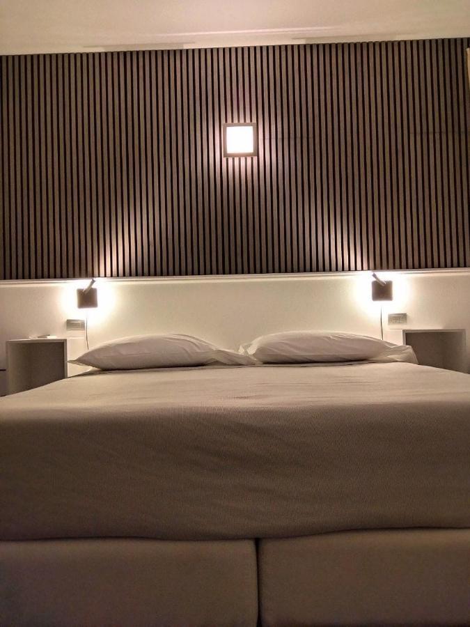 Il Vecchio Borgo Relais Hotel โกโม ภายนอก รูปภาพ
