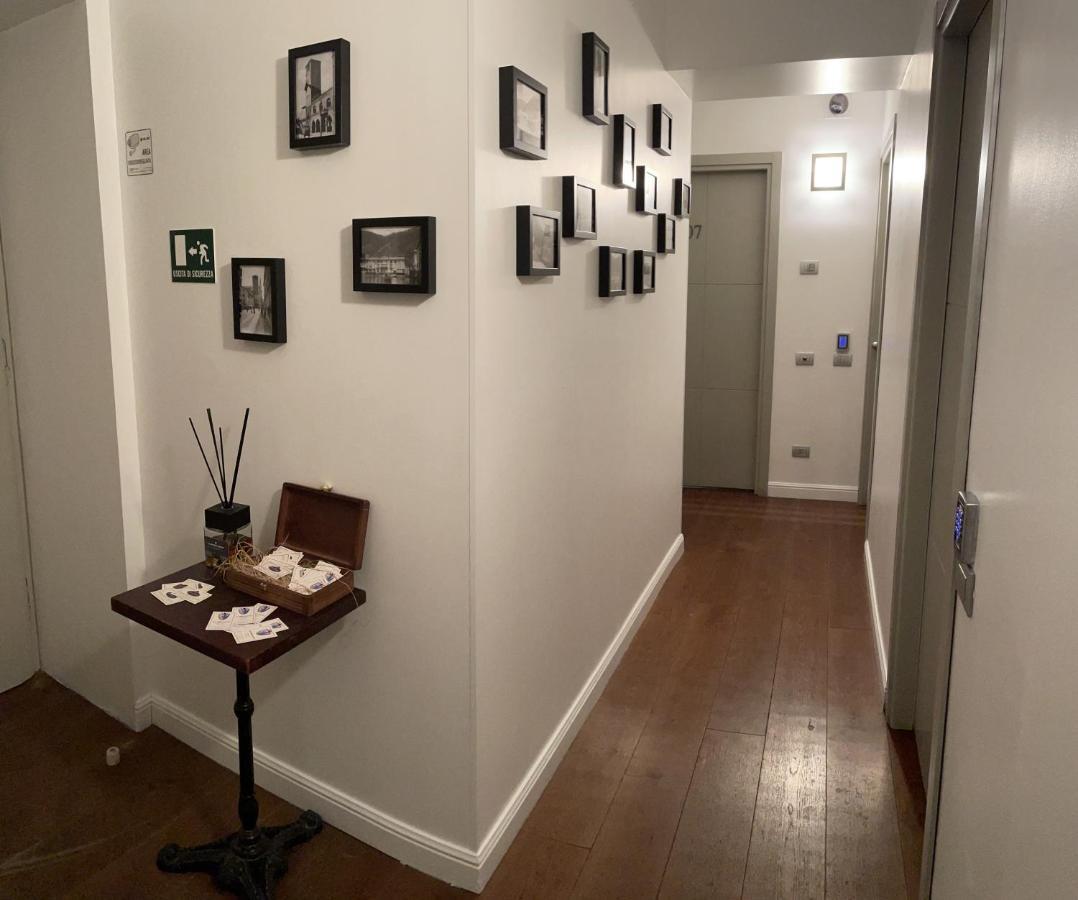 Il Vecchio Borgo Relais Hotel โกโม ภายนอก รูปภาพ