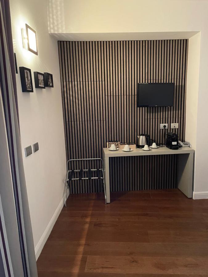 Il Vecchio Borgo Relais Hotel โกโม ภายนอก รูปภาพ
